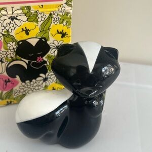 Vintage Sniffy Skunk Avon Perfume Bottle